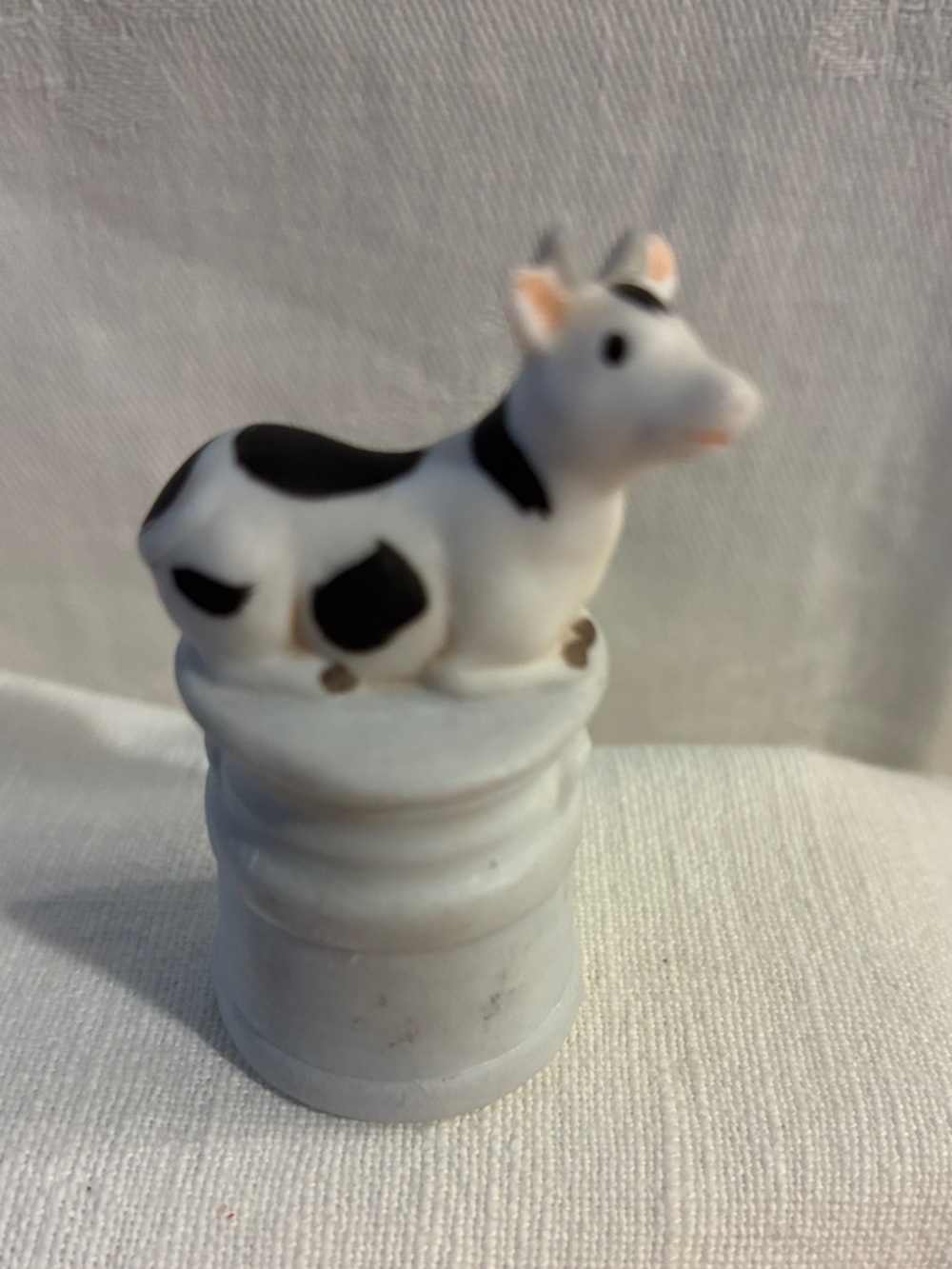 Vintage Enesco White and Black Bisque Porcelain Cow Figurine Thimble Taiwan
